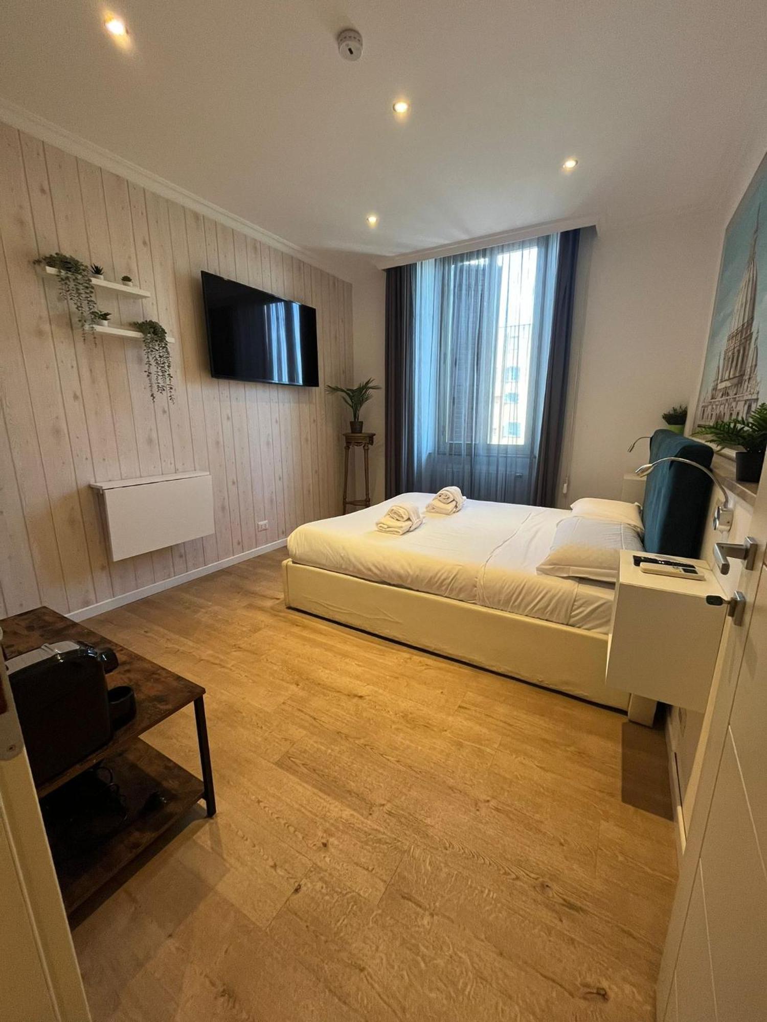 Cavalleggeri Guesthouse, Opposite St Peter'S Basilica Whit Private Rooms, Rome